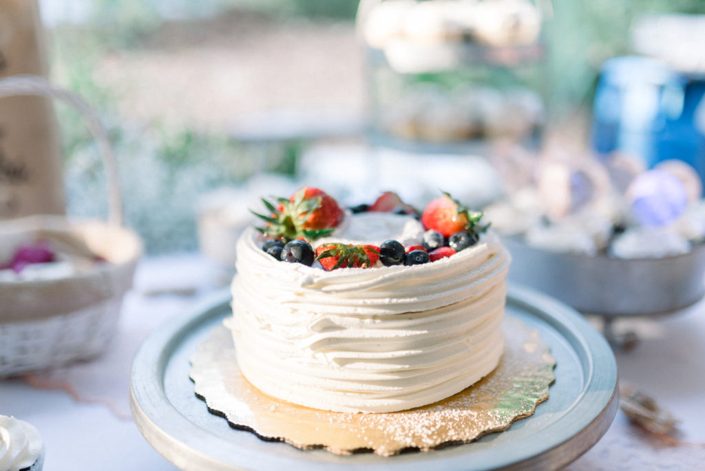 a publix wedding cake is featured at a garden wedding in Nashville, TN