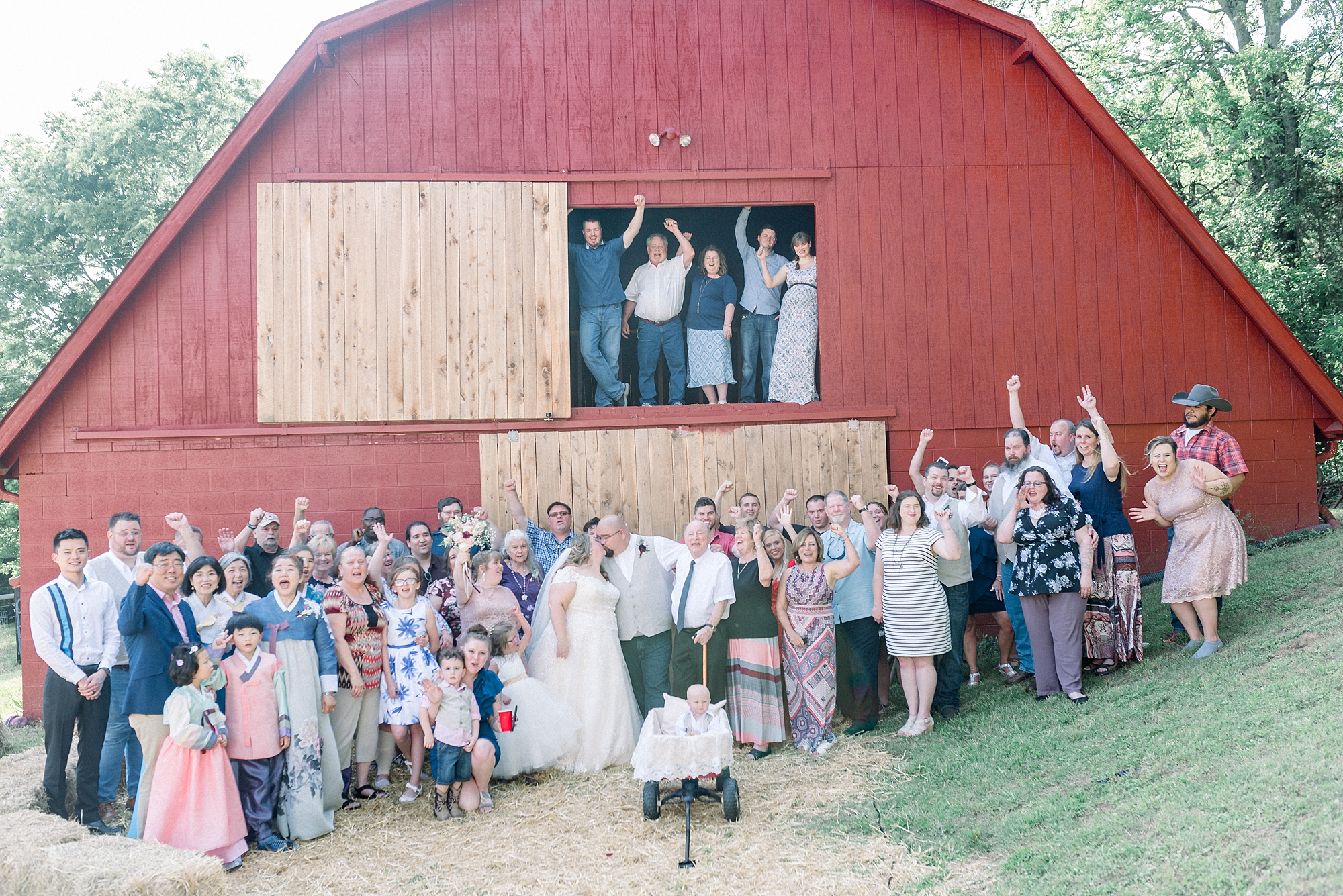 Wedding Day Details The Entire Wedding Party in Nashville Tennessee by Dolly DeLong Photography