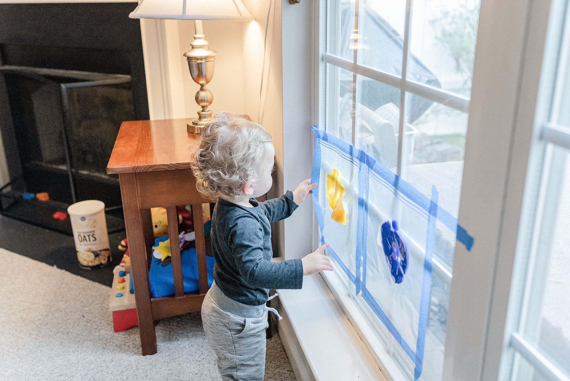 Mess Free Painting Activity for Kids under 2 On a rainy day by Nashville Family Photographer Dolly DeLong Photography
