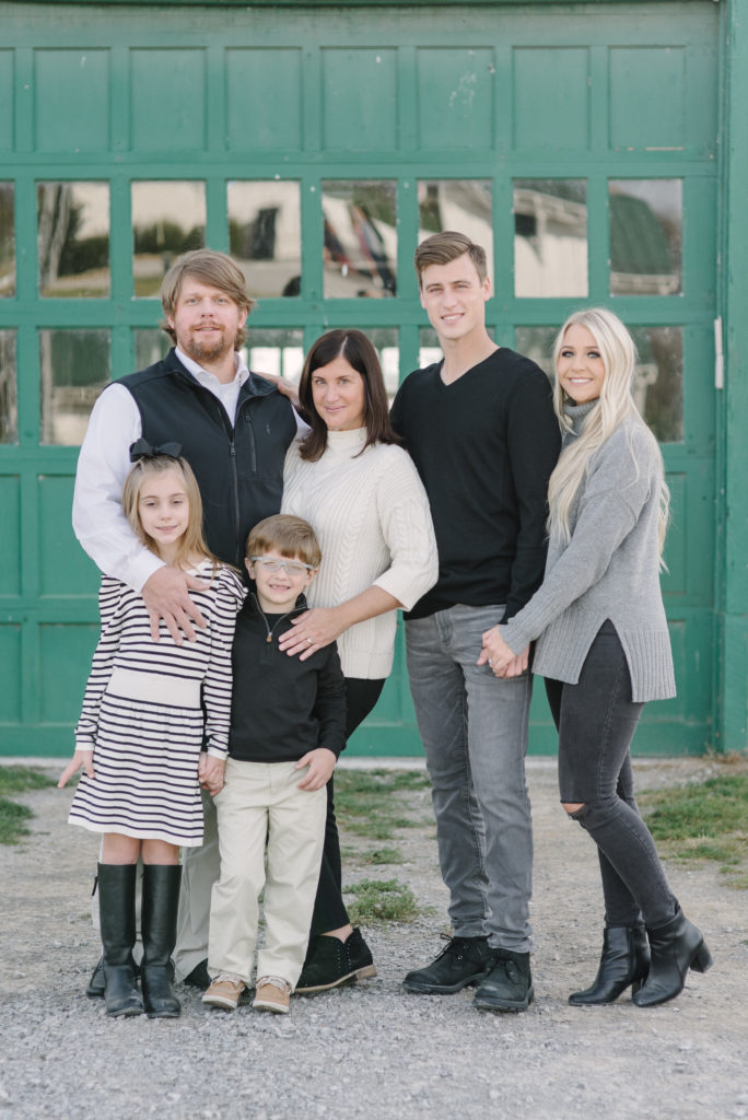 A family photography session featuring a family of 6 at Harlinsdale Farms by Nashville and Franklin Family Photographer Dolly DeLong Photography