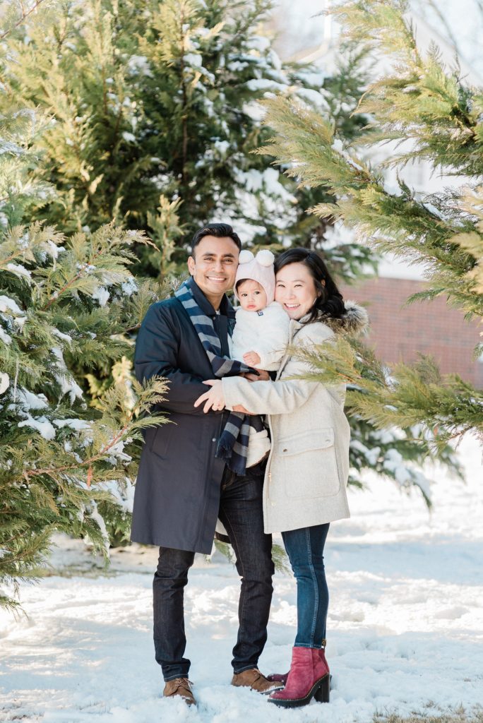snowy Nashville family portraits with Dolly DeLong Photography