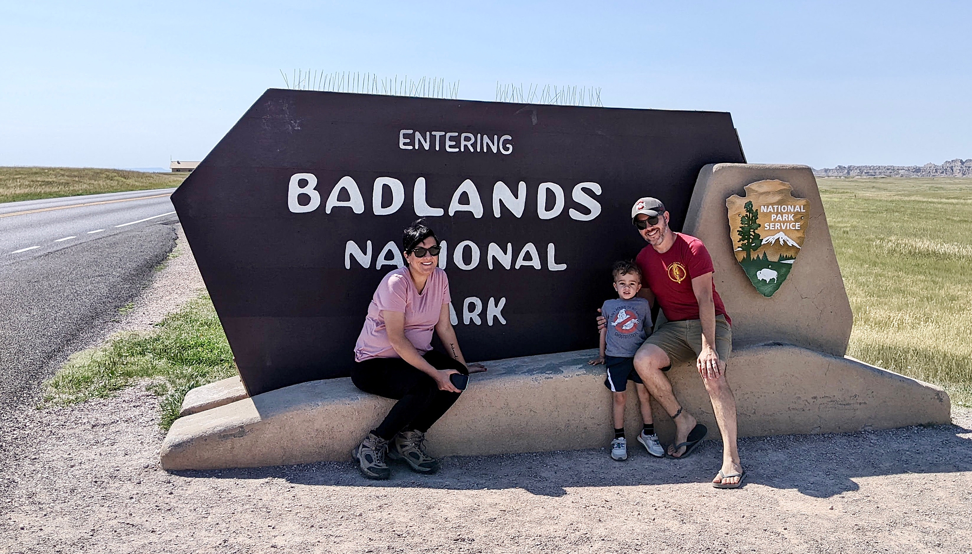 family_of_3_at_badlands_national_park