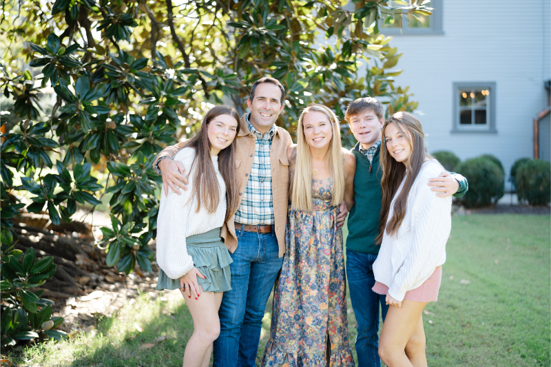 Family gathered for pictures at Belle Meade Plantation