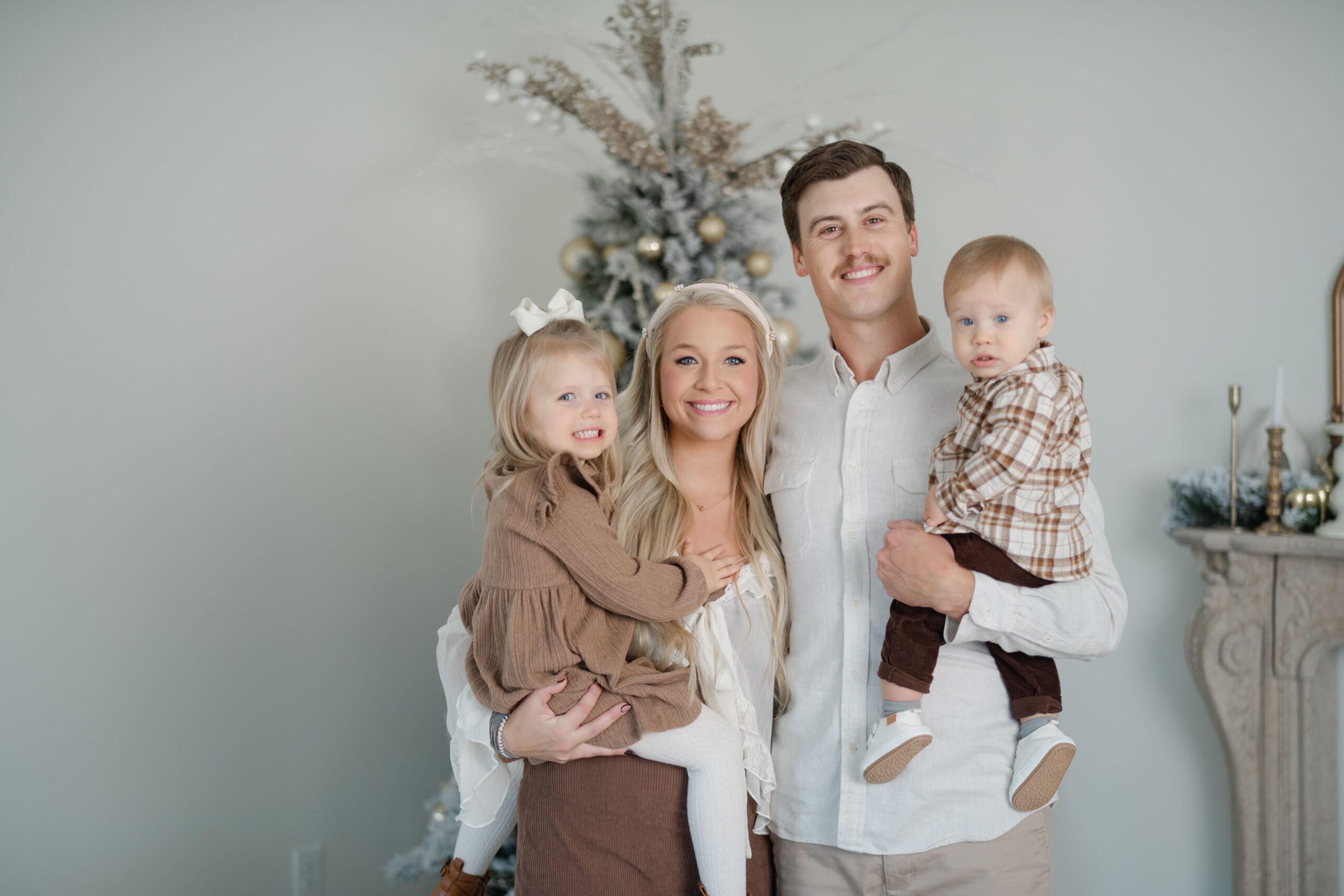 All neutral palette for what to wear for Santa mini sessions in Nashville with young kids